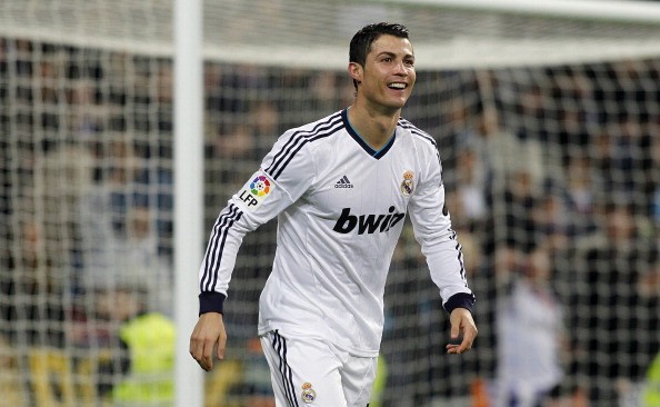 Mãi đến cuối hiệp một, Ronaldo mới tỏa sáng giúp Real lấy lại thế quân bình.